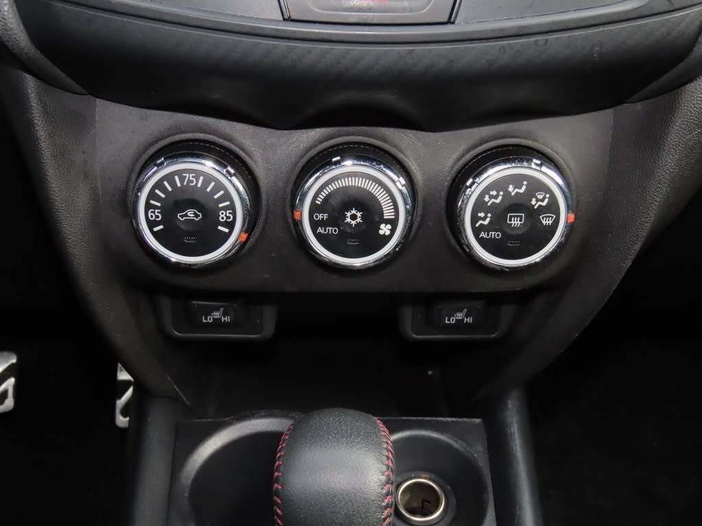 Thumbnail: 2017 Mitsubishi Outlander Sport - 24