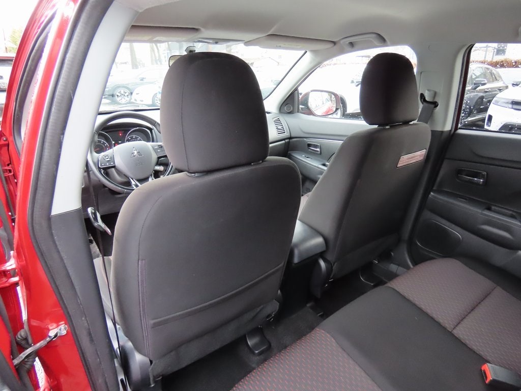 Thumbnail: 2017 Mitsubishi Outlander Sport - 21