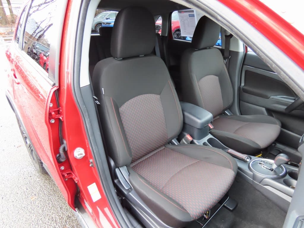 Thumbnail: 2017 Mitsubishi Outlander Sport - 23