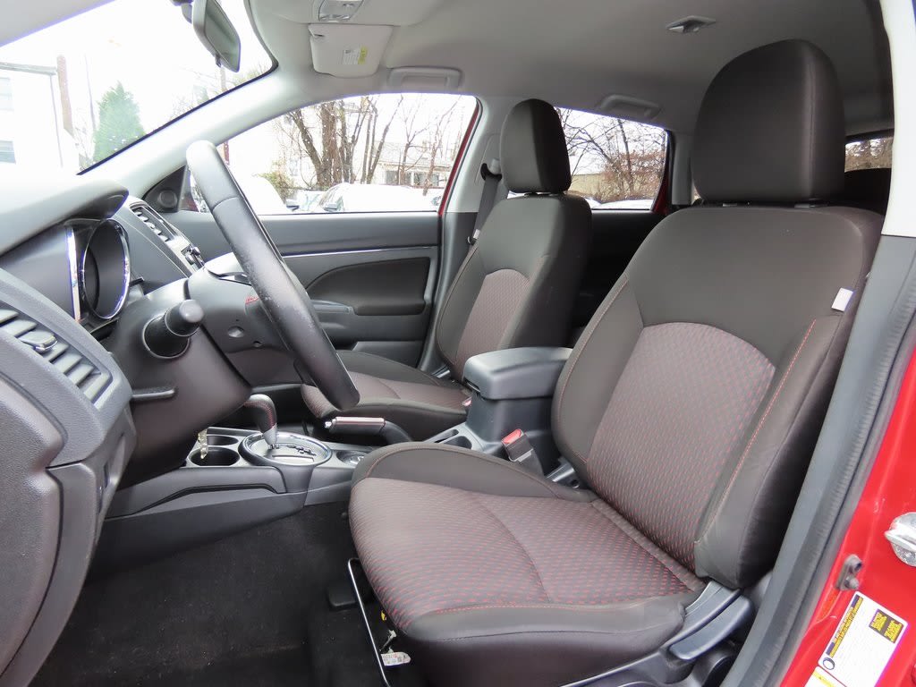 Thumbnail: 2017 Mitsubishi Outlander Sport - 10