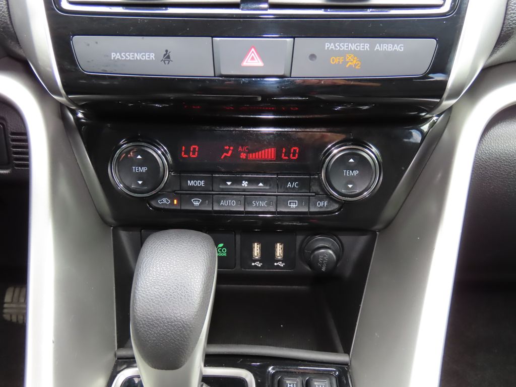 Thumbnail: 2022 Mitsubishi Eclipse Cross - 26