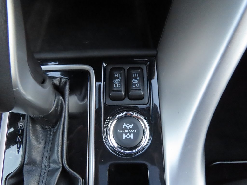 Thumbnail: 2022 Mitsubishi Eclipse Cross - 26