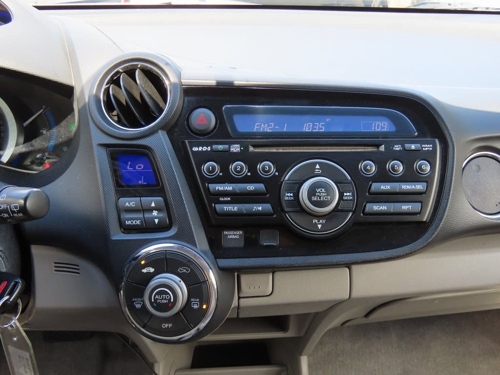 Thumbnail: 2011 Honda Insight - 13