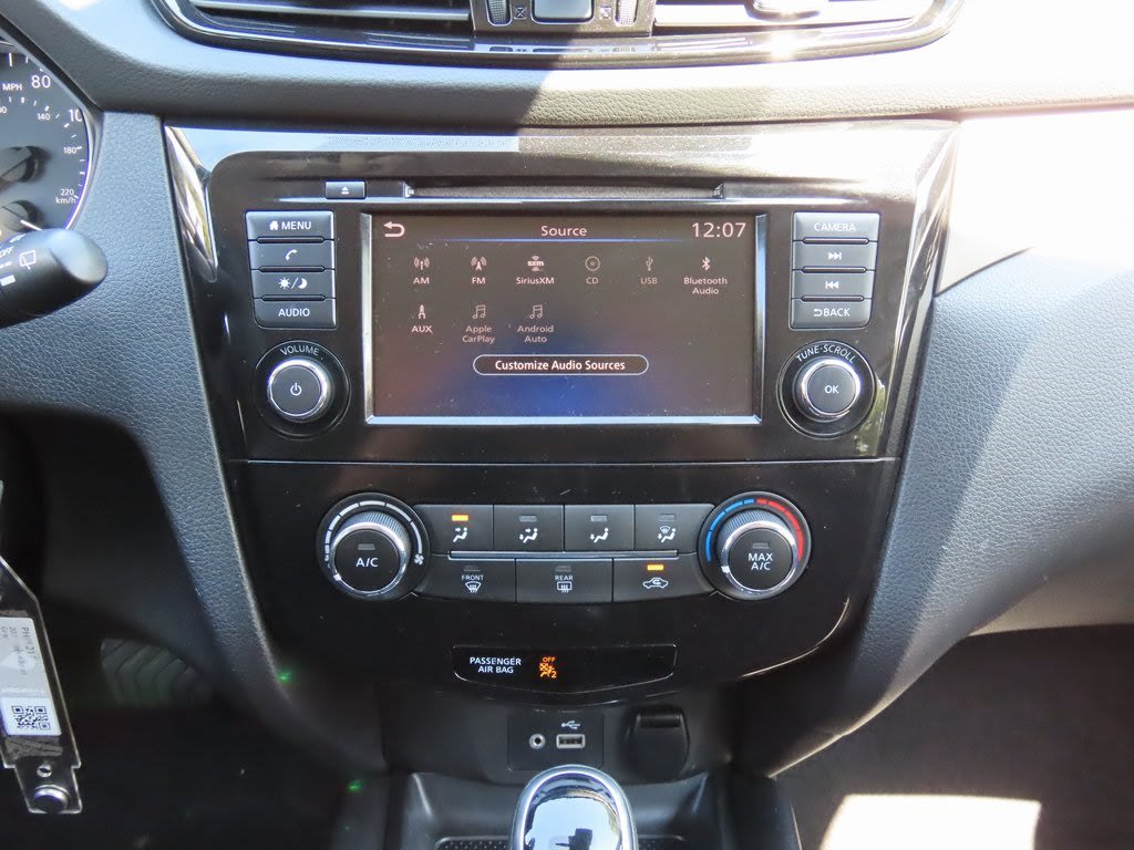 Thumbnail: 2021 Nissan Rogue Sport - 12