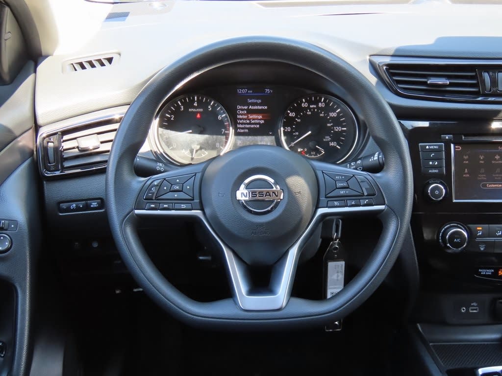 Thumbnail: 2021 Nissan Rogue Sport - 8