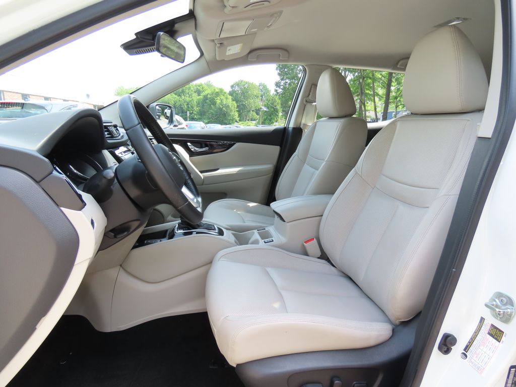 Thumbnail: 2019 Nissan Rogue Sport - 10