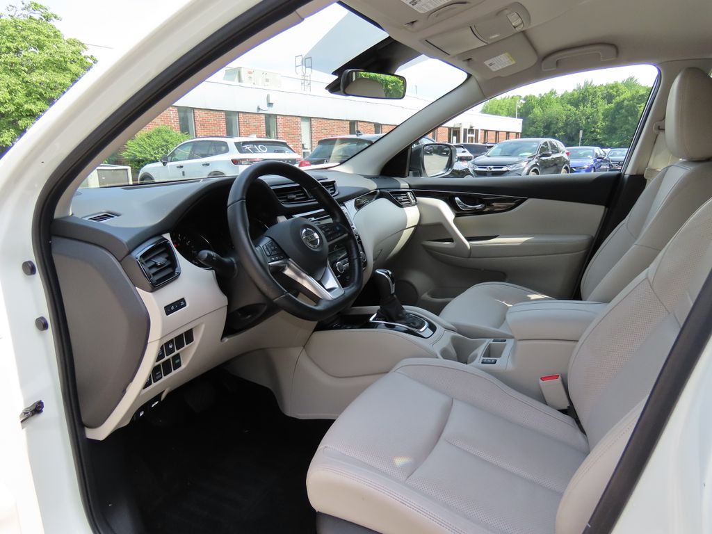 Thumbnail: 2019 Nissan Rogue Sport - 2