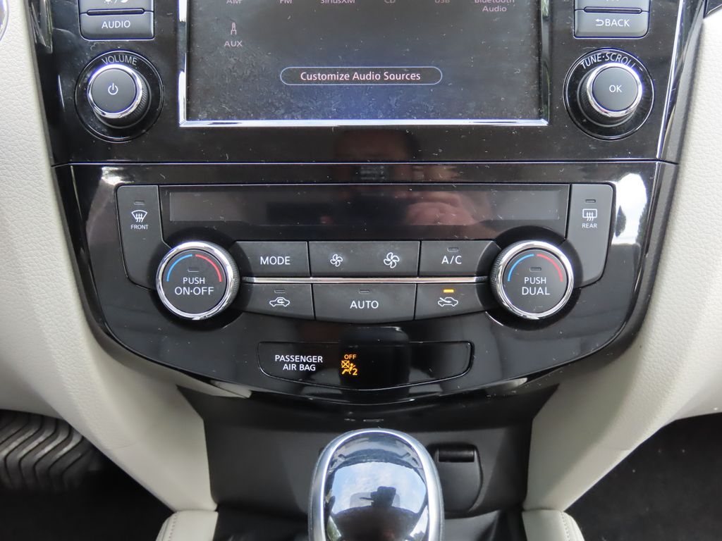 Thumbnail: 2019 Nissan Rogue Sport - 25