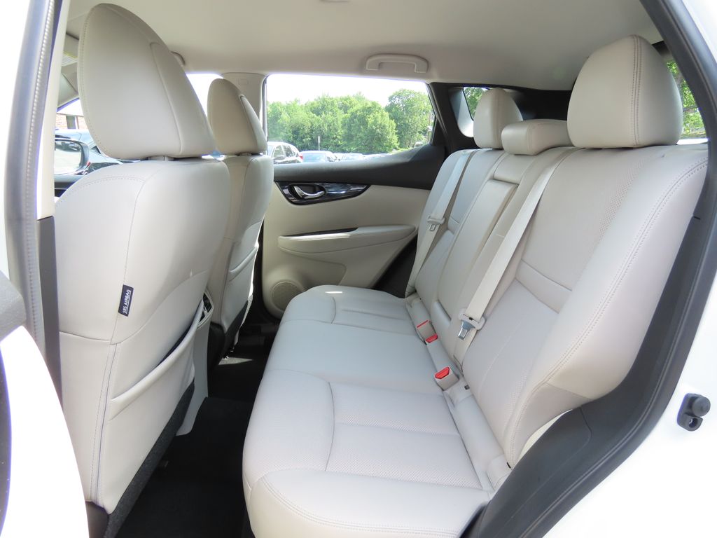 Thumbnail: 2019 Nissan Rogue Sport - 12