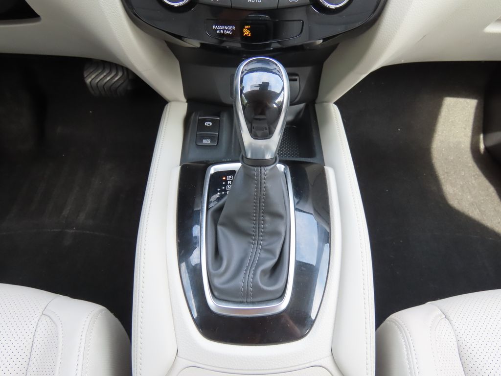 Thumbnail: 2019 Nissan Rogue Sport - 15