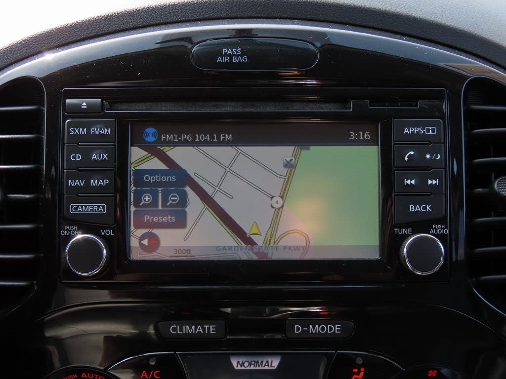 2016 Nissan Juke SL 14