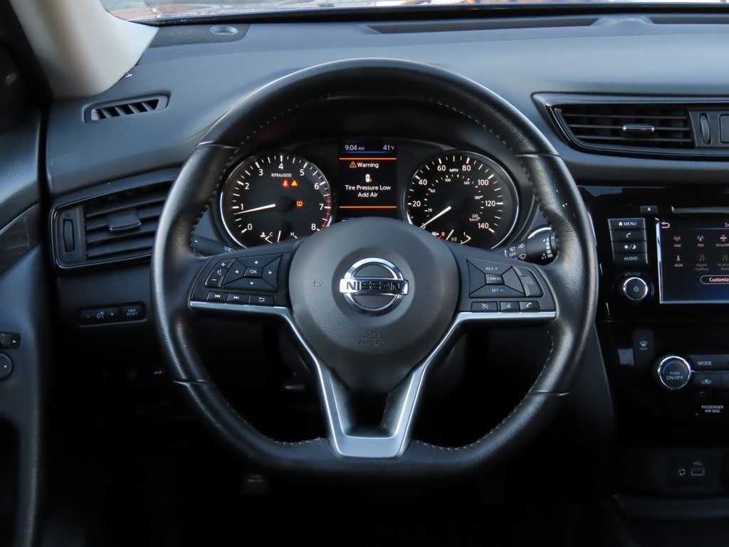 2020 Nissan Rogue SV 10