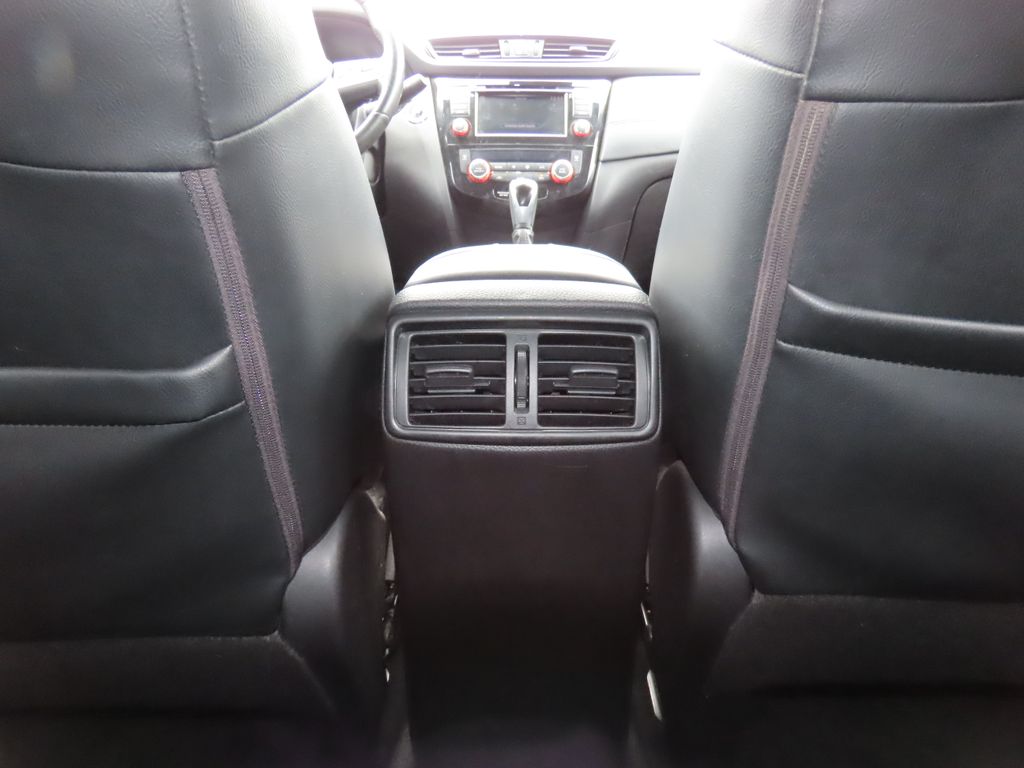 Thumbnail: 2018 Nissan Rogue - 28