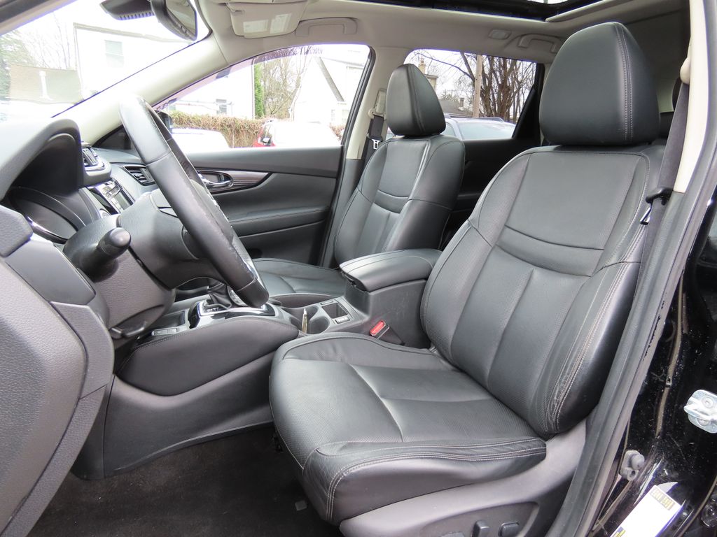 Thumbnail: 2018 Nissan Rogue - 12