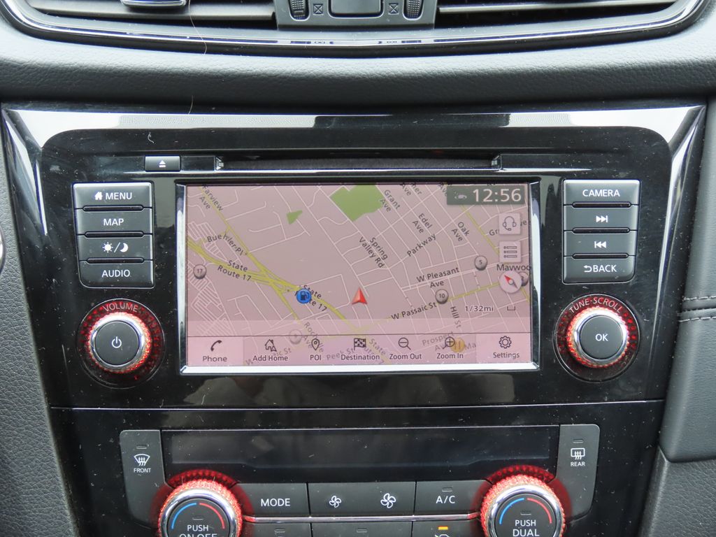 Thumbnail: 2018 Nissan Rogue - 14