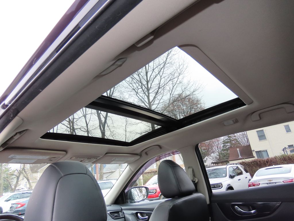 Thumbnail: 2018 Nissan Rogue - 22