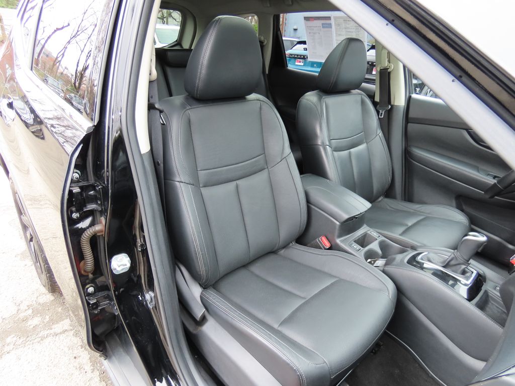 Thumbnail: 2018 Nissan Rogue - 24