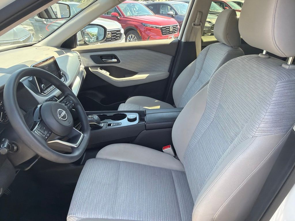 Thumbnail: 2023 Nissan Rogue - 8