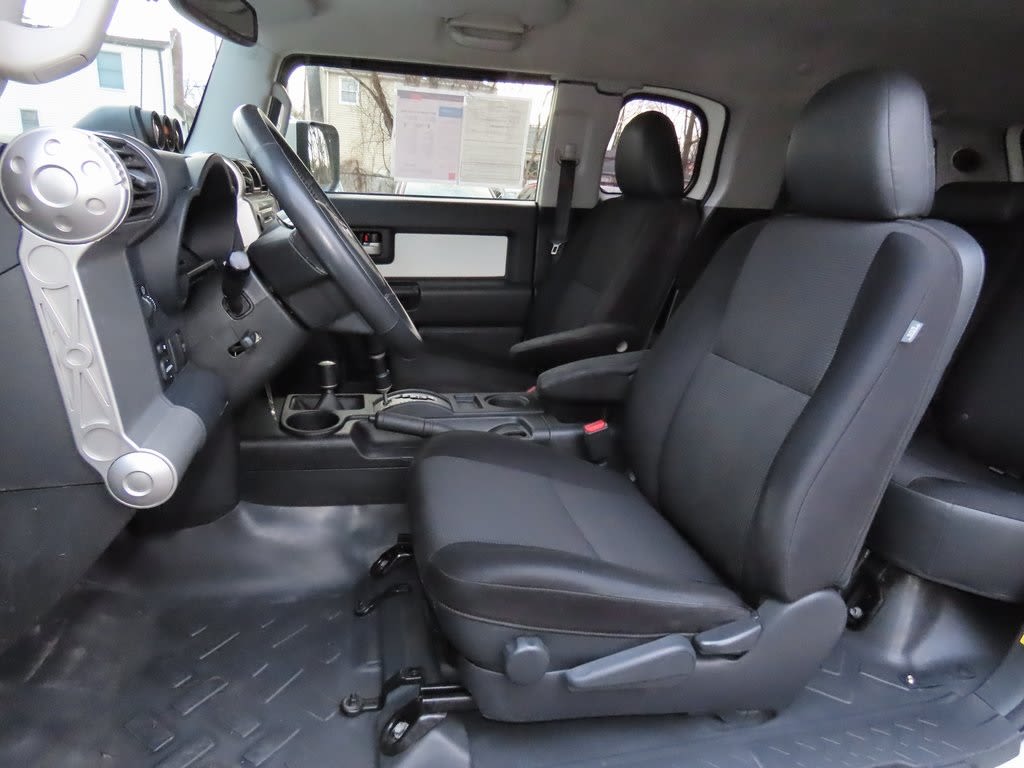 2013 Toyota FJ Cruiser Base 9