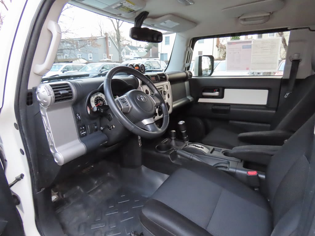 2013 Toyota FJ Cruiser Base 2