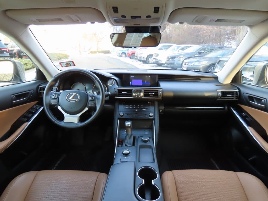 2018 Lexus IS 300 10