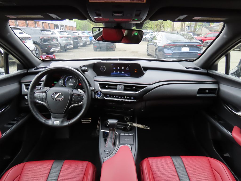 Thumbnail: 2019 Lexus UX - 10