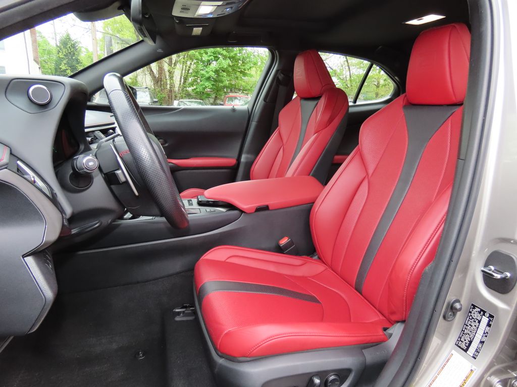 Thumbnail: 2019 Lexus UX - 11