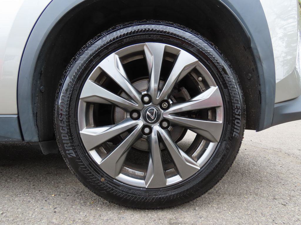 Thumbnail: 2019 Lexus UX - 8