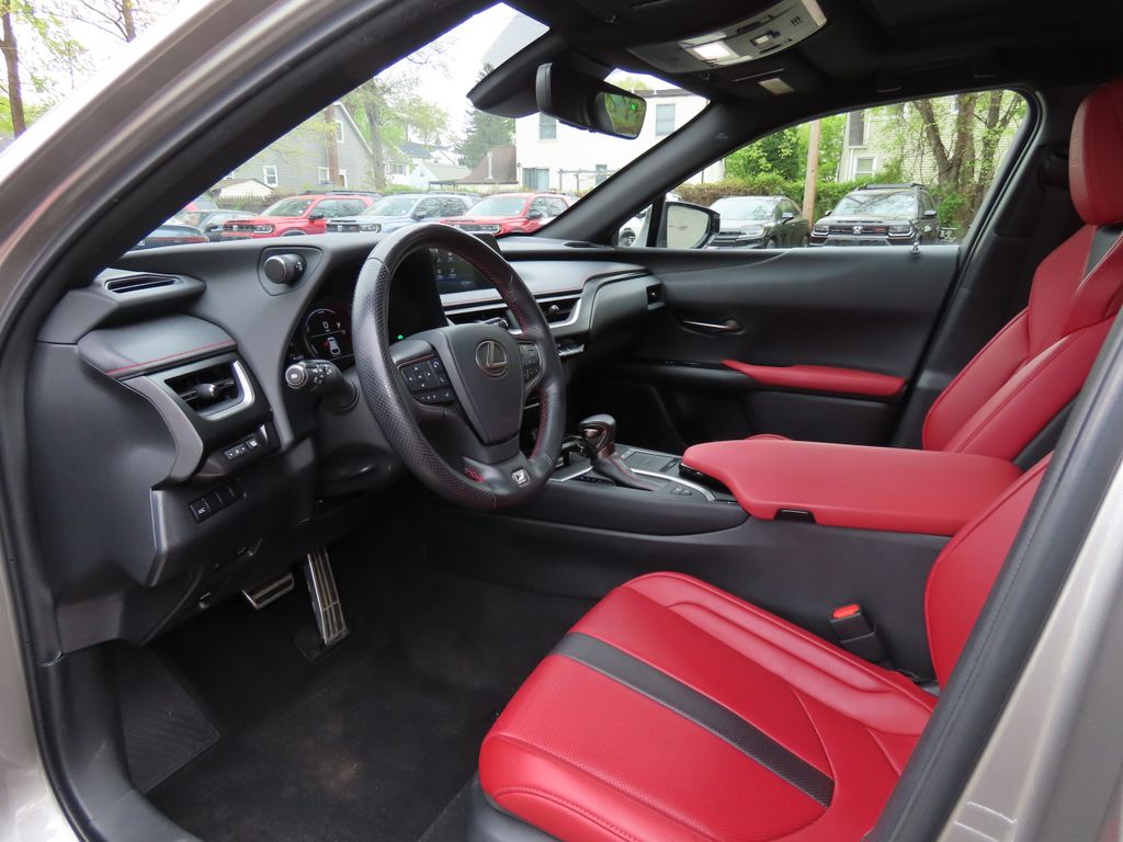 Thumbnail: 2019 Lexus UX - 2