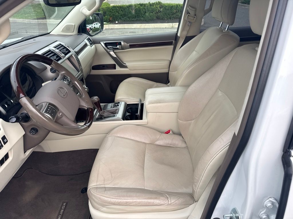 Thumbnail: 2019 Lexus GX - 6