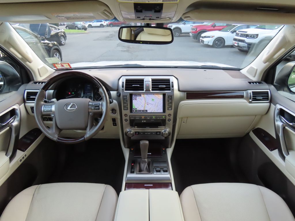 Thumbnail: 2019 Lexus GX - 10