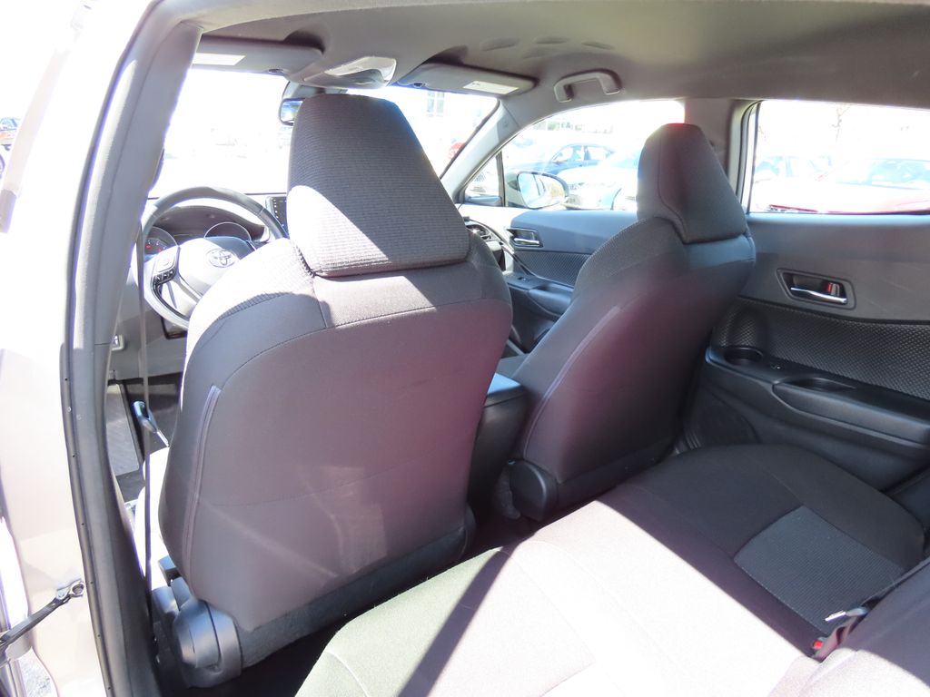 Thumbnail: 2018 Toyota C-HR - 21