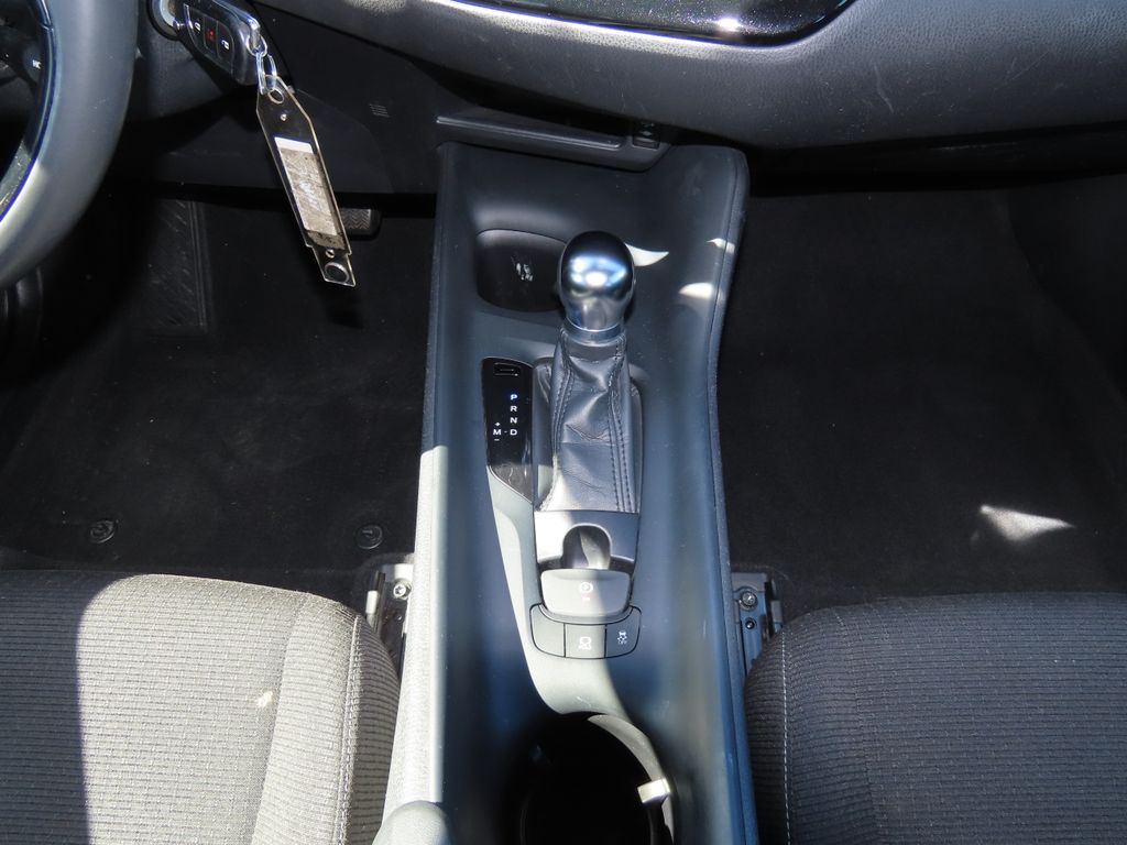 Thumbnail: 2018 Toyota C-HR - 16