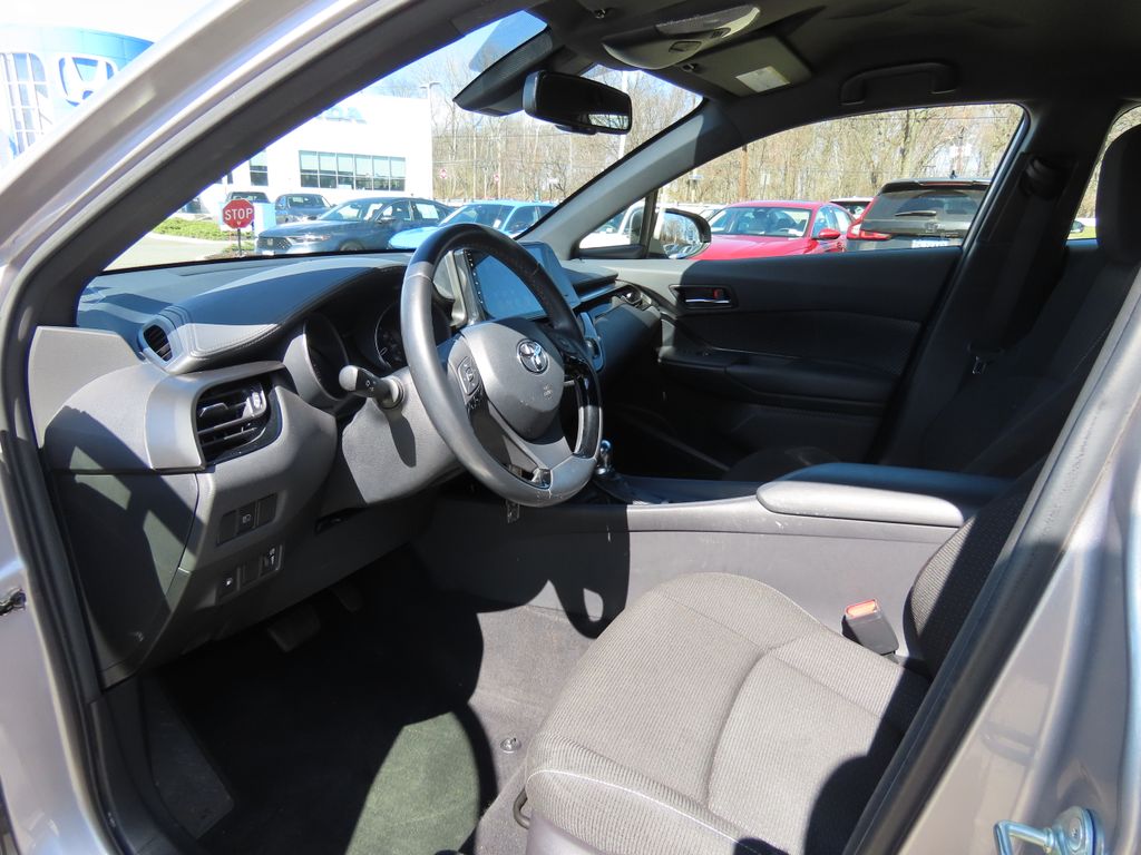 Thumbnail: 2018 Toyota C-HR - 2