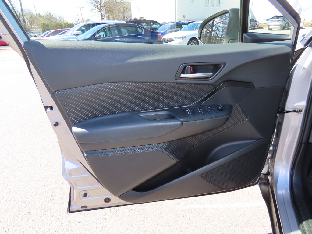 Thumbnail: 2018 Toyota C-HR - 22