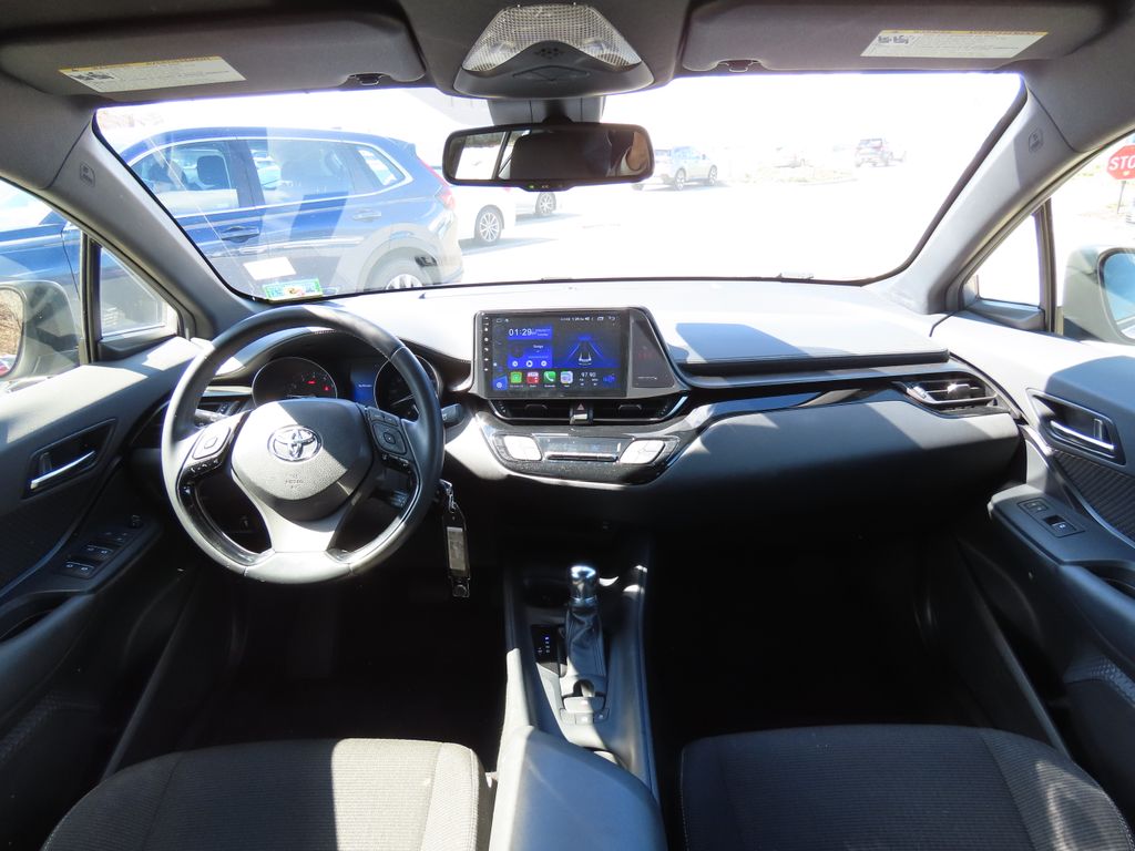 Thumbnail: 2018 Toyota C-HR - 10