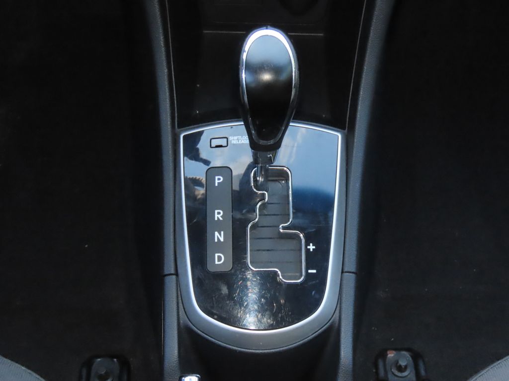 Thumbnail: 2014 Hyundai Accent - 16