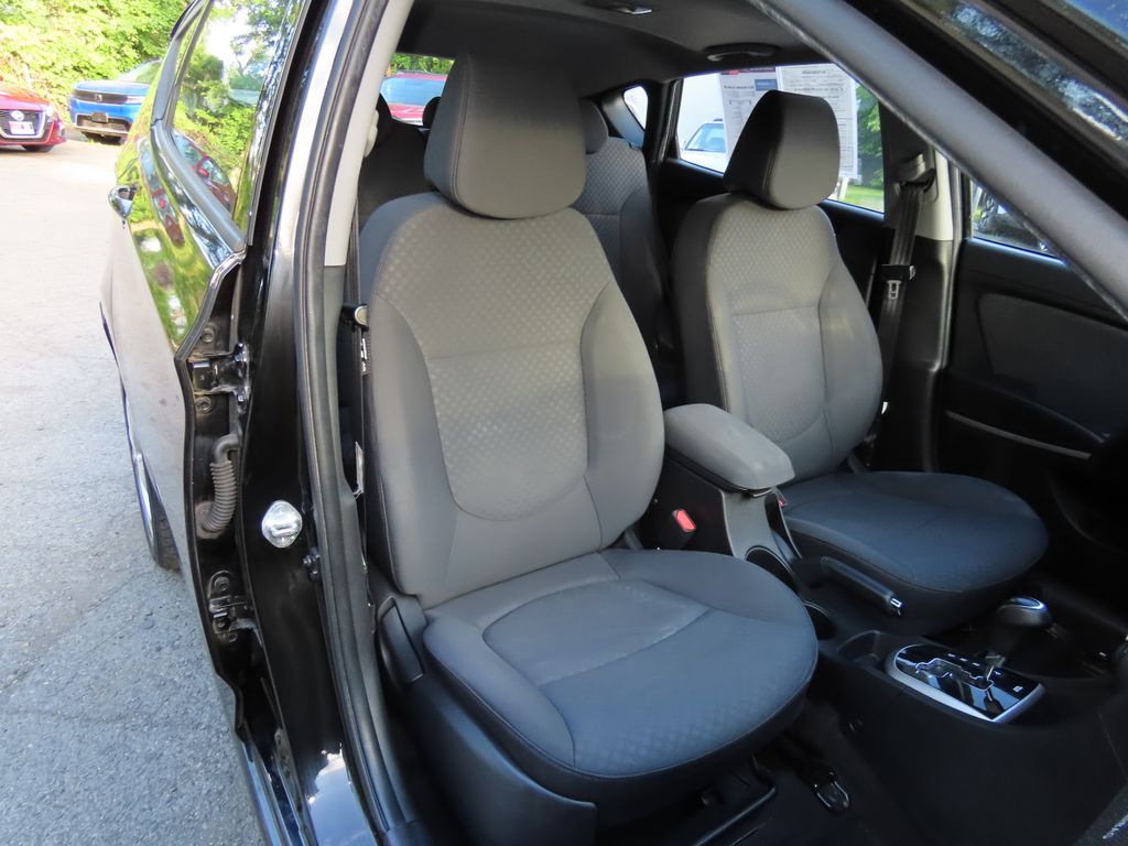 Thumbnail: 2014 Hyundai Accent - 12