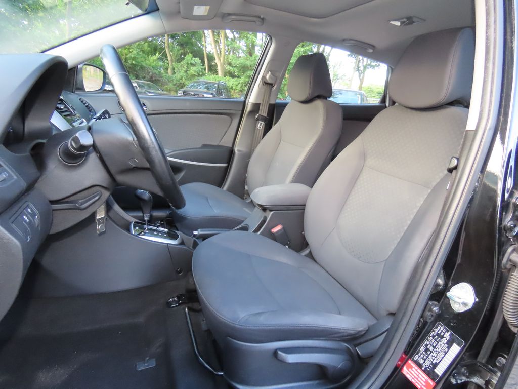 Thumbnail: 2014 Hyundai Accent - 11