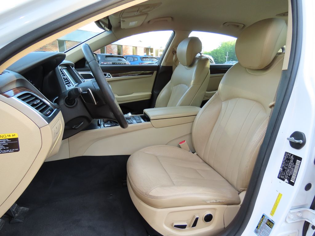 Thumbnail: 2016 Hyundai Genesis - 10