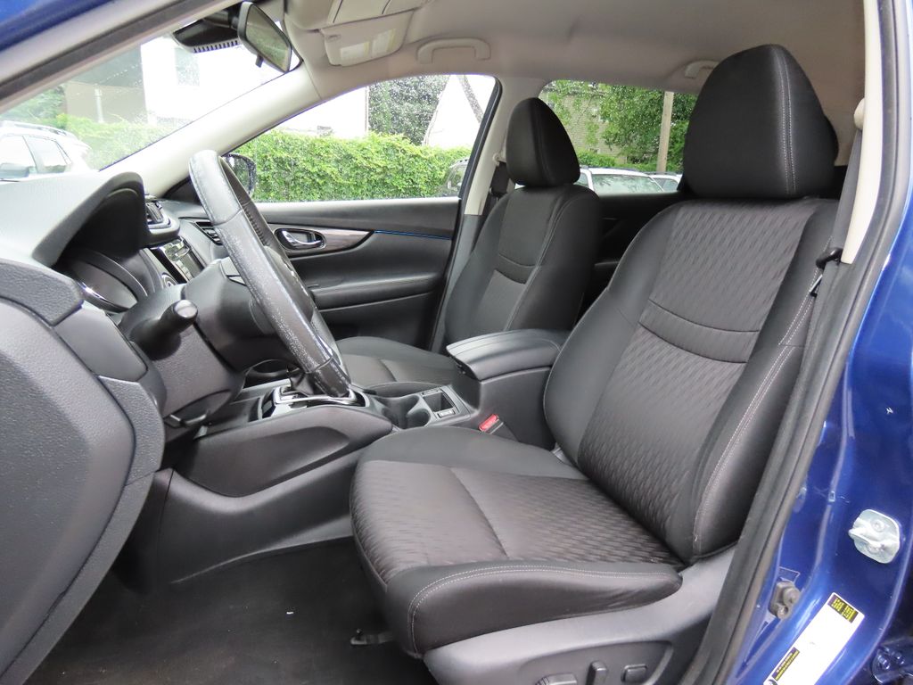 Thumbnail: 2019 Nissan Rogue - 12