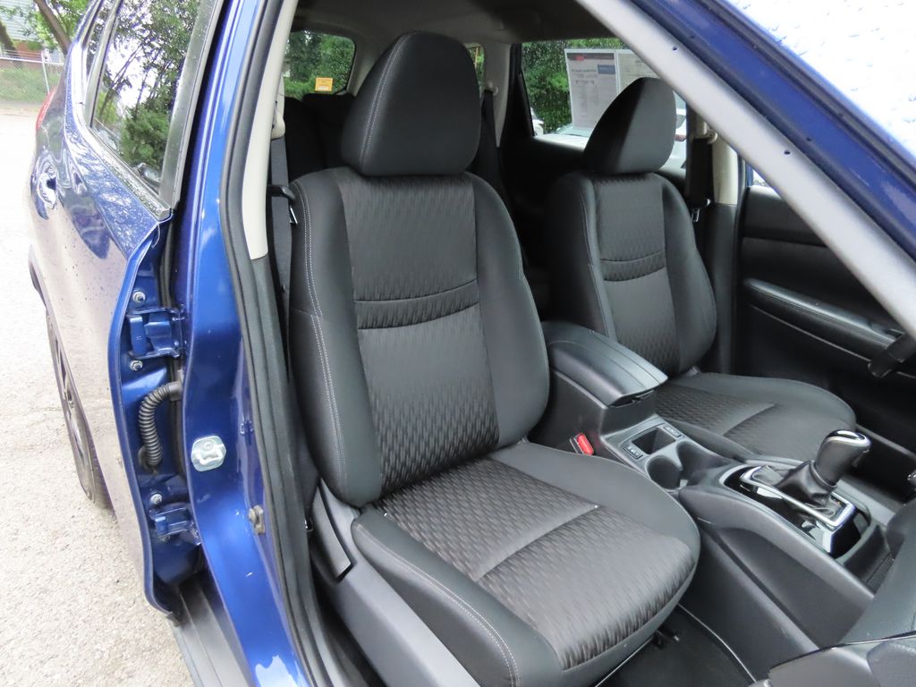 Thumbnail: 2019 Nissan Rogue - 23