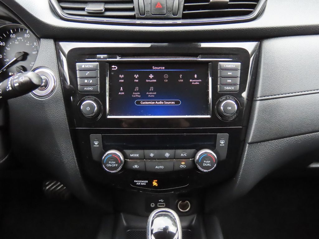 Thumbnail: 2019 Nissan Rogue - 14