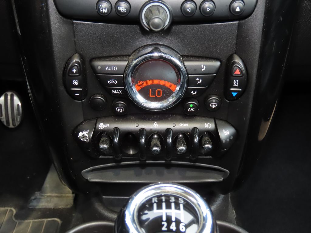 Thumbnail: 2016 MINI Cooper Countryman - 28