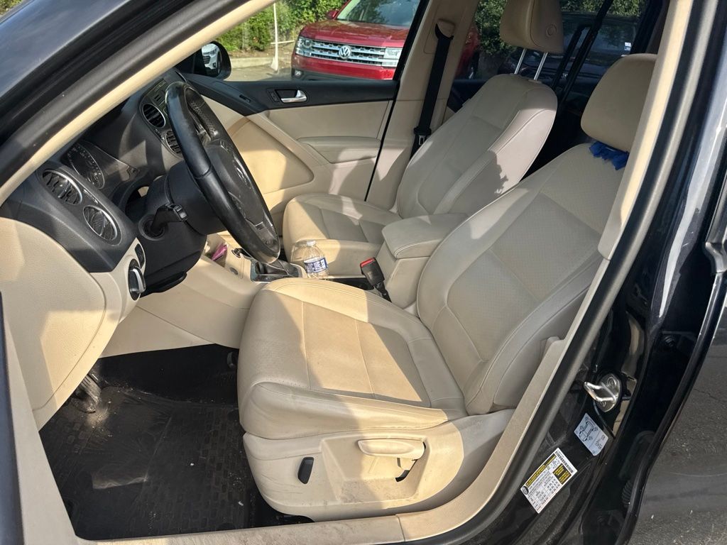 Thumbnail: 2017 Volkswagen Tiguan - 6