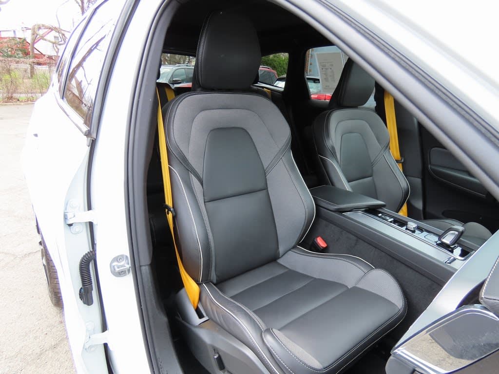 2022 Volvo XC60 T8 Polestar 24
