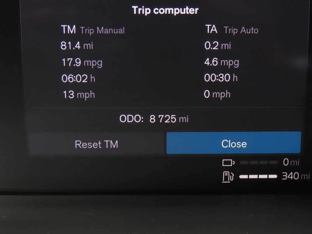 2022 Volvo XC60 T8 Polestar 27