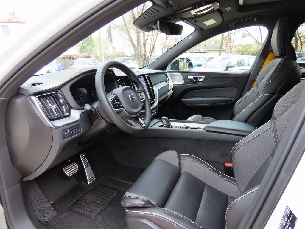 2022 Volvo XC60 T8 Polestar 11