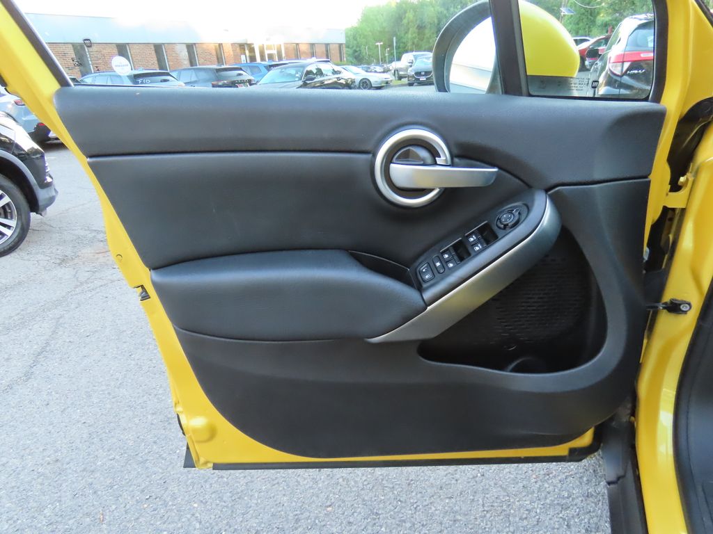 Thumbnail: 2016 Fiat 500X - 25