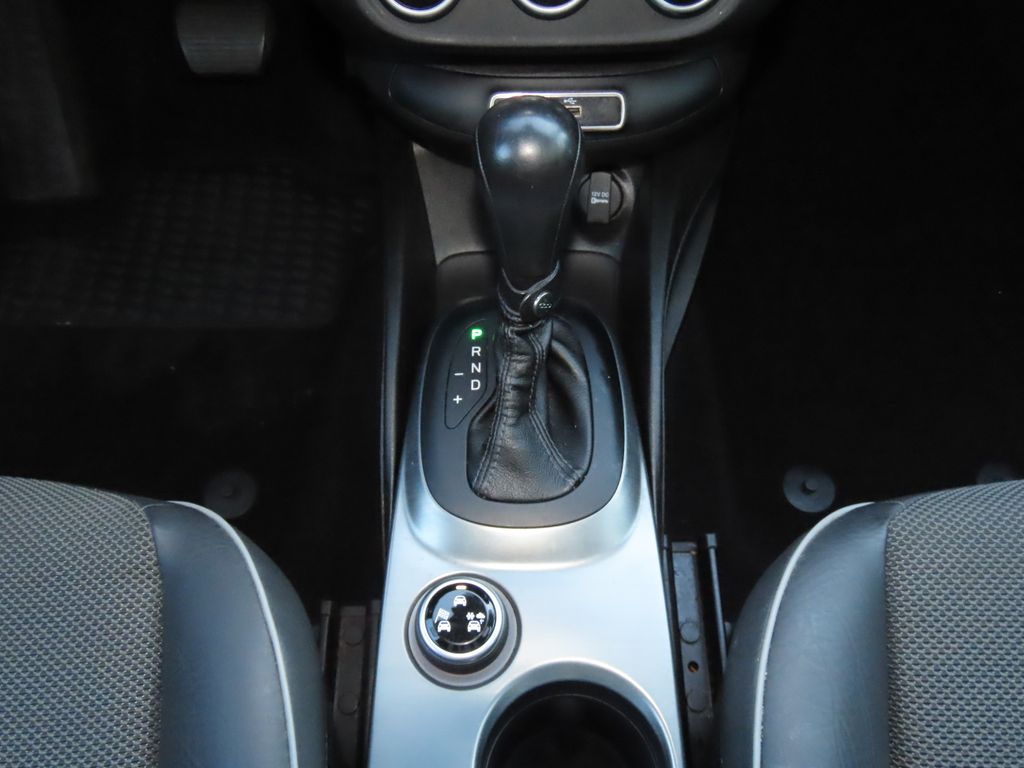 Thumbnail: 2016 Fiat 500X - 16